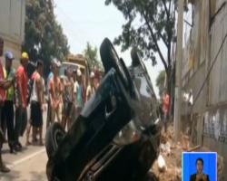 Rampok Nasabah Bank Rp18 Juta, Mobil Pelaku Digulingkan Warga Batang