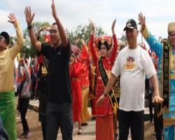 Launching Tarian Ahoi, Warga Medan Bersuka Cita di Festival Pesona Lokal