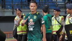 Cedera Tumit, Raphael Maitimo Absen Bela Persebaya Hingga Akhir Musim