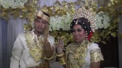 Pedangdut Evi Masamba Pingsan saat Pesta Pernikahannya di Luwu Utara