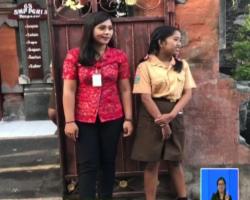 Guru Bahasa Indonesia Cantik di Bali Viral di Media Sosial