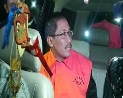 KPK Tetapkan Bupati dan Sekretaris Dinas PUPR Cirebon Tersangka