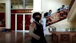 Geledah 3 Kantor Pemkab Cirebon, KPK Angkut 7 Koper Dokumen