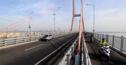 Besok, Jokowi Gratiskan Jembatan Tol Suramadu untuk Seluruh Kendaraan