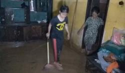 Takut Terjadi Banjir Susulan, Warga Cipatujah Ramai-Ramai Mengungsi