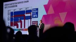 Bawa Kotoran ke Panggung, Bill Gates Bikin Heboh Forum Internasional