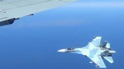 Tegang, Jet Tempur Rusia Su-27 Cegat Pesawat Pengintai AS
