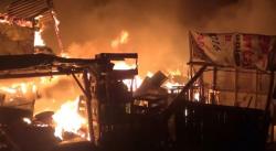 Ratusan Kios di Pasar Wirades Pekalongan Ludes Terbakar