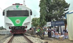 Pengobatan Gratis Rail Clinic Disambut Antusias Warga Kaliwungu Kendal