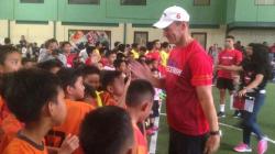 Coaching Clinic dari Legendaris MU Disambut Antusiasme Warga