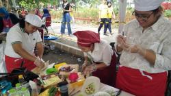 Intip Keseruan Warga Jakarta Lomba Kreasi Nasi Ulam Jengkol 