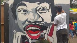 Wajah Bang Ben Ramaikan Lomba Mural Festival Pesona Lokal Jakarta