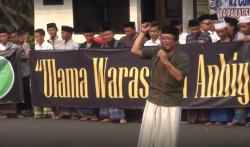 Santri Jombang Gelar Aksi Kecam Sandi Langkahi Makam KH Bisri Syansuri