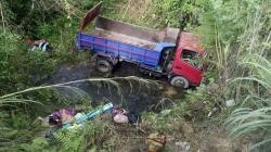 Truk Pengungsi Gempa di Mamasa Jatuh ke Jurang, Ibu dan Bayi Tewas<