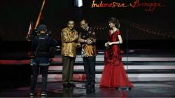 Suprajarto Raih Penghargaan Tokoh Profesional Terbaik Indonesia Awards 2018