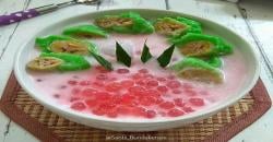 Segarnya Es Pisang Ijo Makassar, Rasanya Manis dan Lembut