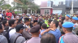 Eksekusi Rumah Sengketa Anggota DPRD Banyuwangi Berujung Ricuh