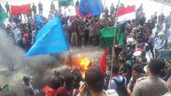 Begini Kericuhan Demo Mahasiswa Tuntut Kenaikan Harga Kopra di Manado