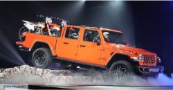 Terlihat Gahar dan Buas, Jeep Munculkan Mobil Bernama Gladiator
