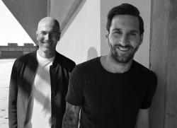 Foto Hitam Putih Bintang Sepak Bola Dunia Ini Bikin Penasaran Fans