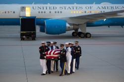 Trump Kirim Air Force One untuk Angkut Peti Mati George HW Bush