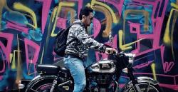 Menikmati Motor Perang Royal Enfield Classic 500 di Jalanan Ibu Kota