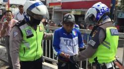 Razia STNK di Flyover Klender, Polisi Tangkap Pengendara Bawa Sabu