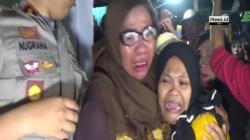Isak Tangis Iringi Kedatangan Jasad Korban KKB di Makassar