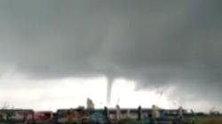 Begini Video Keganasan Angin Puting Beliung di Batam