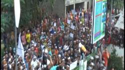 Tak terima Hasil Pemilihan Kepala Desa, Ratusan Warga NTB Demo