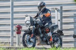 Tren Motor Klasik Meningkat, Husqvarna Siapkan Moge Bergaya Retro