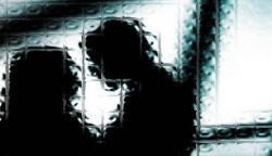 Bejat, Suami di Mojokerto Jual Istri untuk Layanan Threesome