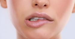 Awas, Jangan Suka Gigit Bibir jika Tak Ingin Kena Kanker Mulut
