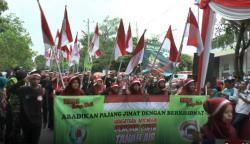 Dibuka Wakapolri, Pawai Panjang Jimat di Pekalongan Dipadati Warga