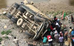 Truk Rombongan Pelayat Masuk Jurang di Nepal, 20 Orang Tewas