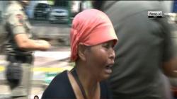Wanita Pedagang Ketoprak Histeris Gerobaknya Diangkut Satpol PP di Gondangdia