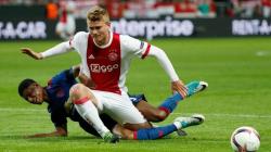 Bek Muda Incaran Barcelona Raih Golden Boy Award 2018