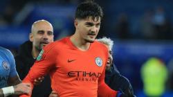 Man City Menang Adu Penalti, De Bruyne Puji Kiper Muda The Citizens