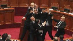 Perdana Menteri Albania Dilempar Telur saat Pidato di Gedung Parlemen