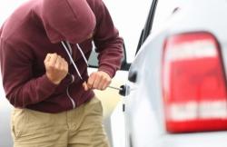 Apes, Maling Terjebak di Mobil yang Dia Curi lalu Minta Bantuan Polisi