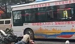 8 Orang Tewas Diseruduk Bus yang Dibajak Pria Berpisau, Ini Ceritanya