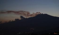 Gempa 4,8 SR Guncang Sisilia akibat Letusan Gunung Etna, 4 Orang Luka