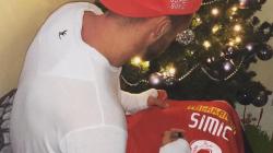 Bantu Korban Tsunami di Banten dan Lampung, Marko Simic Lelang Kostum