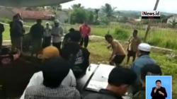 Prosesi Pemakaman Anak Aa Jimmy Dihadiri Band Wali