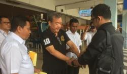 Video Johar Lin Eng Ditangkap di Bandara Halim dan Langsung Diborgol