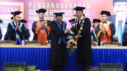 Dapat Gelar Honoris Causa Bidang Vokasi Kerakyatan, Soekarwo Menangis