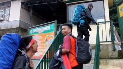 Ratusan Pendaki Rayakan Tahun Baru di Puncak Gunung Ciremai