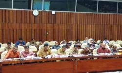 Komisi II DPR Bersama KPU serta Bawaslu Bahas Aturan Caleg dan Capres 