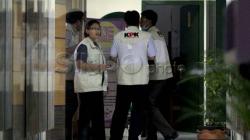 KPK Sita Dokumen dari Penggeledahan Kantor Dinas PU dan Dinas Pendidikan Kepri 
