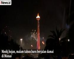 Diguyur Hujan, Begini Kemeriahan Perayaan Tahun Baru di Monas dan Bundaran HI